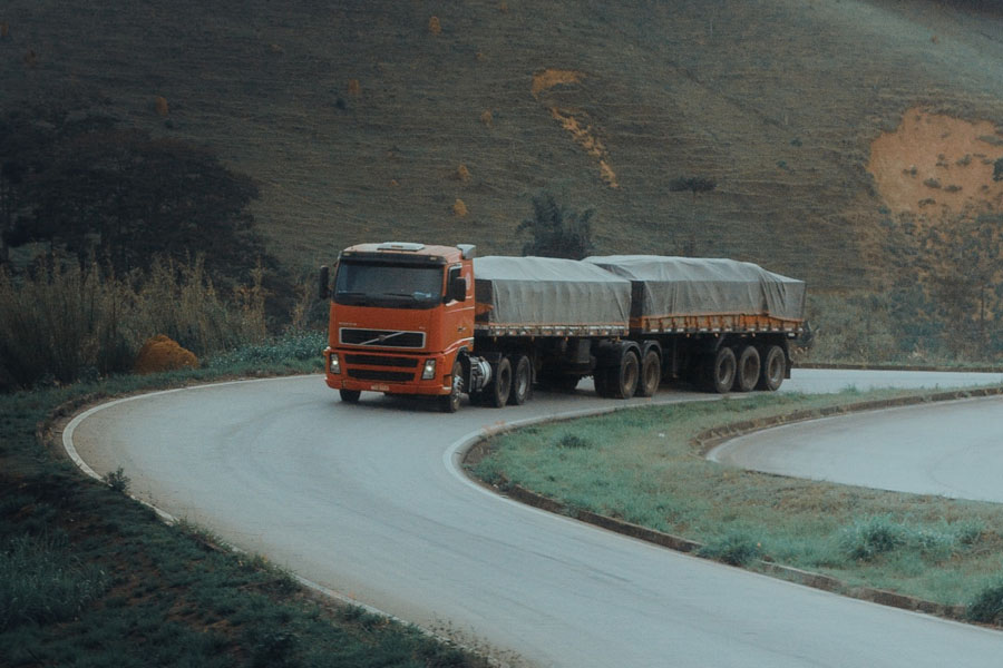 Lees meer over het artikel 11 leukste cadeaus voor een vrachtwagenchauffeur: origineel en bijzonder